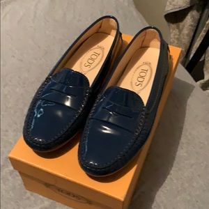 TOD’S Driving Shoes. Like new. Patent leather.